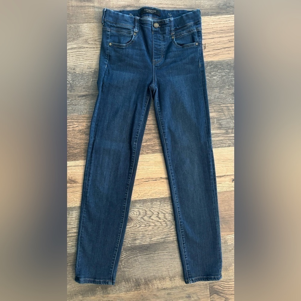 Liverpool Jeans The Slim Straight Leg Pull On in Griffith SPR DK Mid Rise Size 4